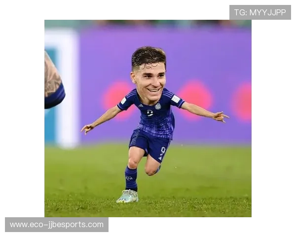 阿尔瓦雷斯领衔未来足坛新星崛起全能球技展现辉煌潜力